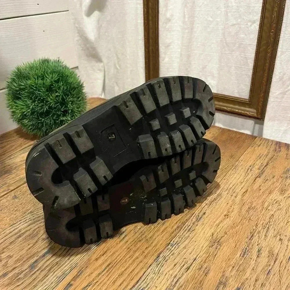 📍 URBAN OUTFITTERS Suki Sporty Chelsea Boot Kaki size 7 - Picture 11 of 12